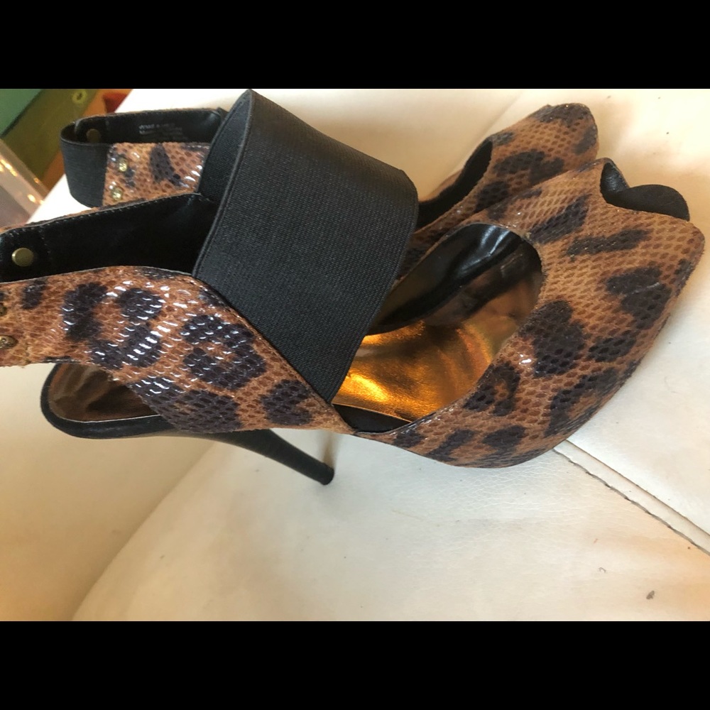Women’s Size 8 Simply Vera Heels Faux Snake Skin